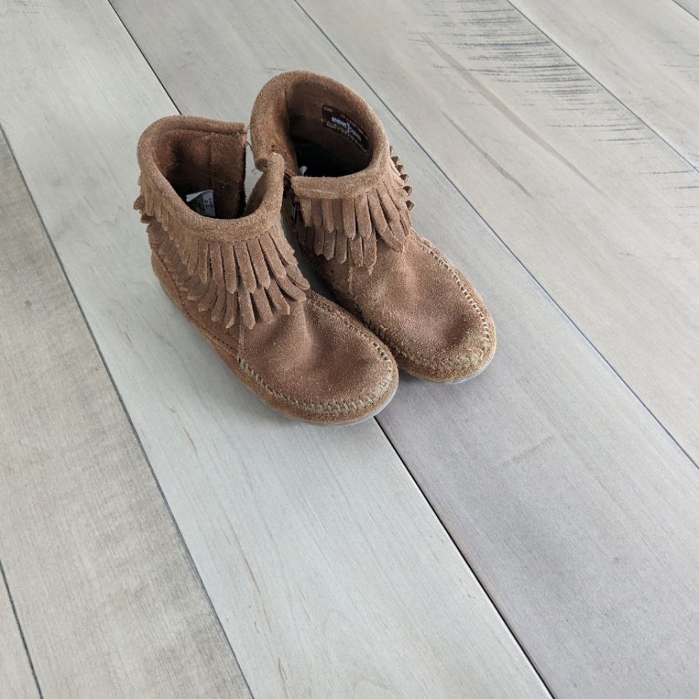 Size 11 Kids Minnetonka Shoes